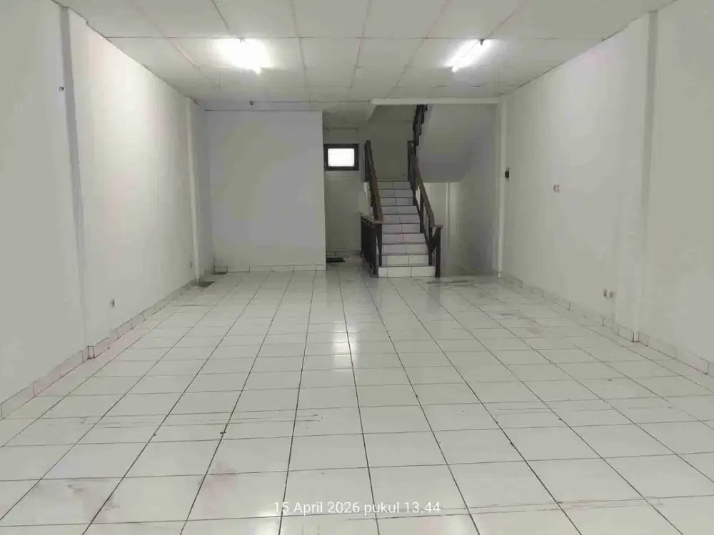 Disewakan ruko Mekar Wangi

Luas Tanah 100 m²
Luas Bangunan 225 m²
Bangunan 3 lantai
lebar muka 5 mtr
Listrik 2200 watt
Air Jetpump
Hadap Selatan
Harga 1 thn 170 jt
Kalau 2 thn 160x2 = 320 jt
Min 2 thn ya
