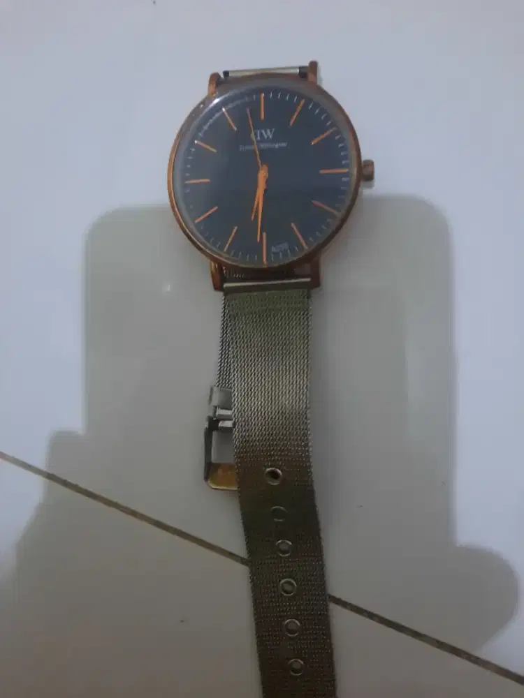 Jam tangan dw normal