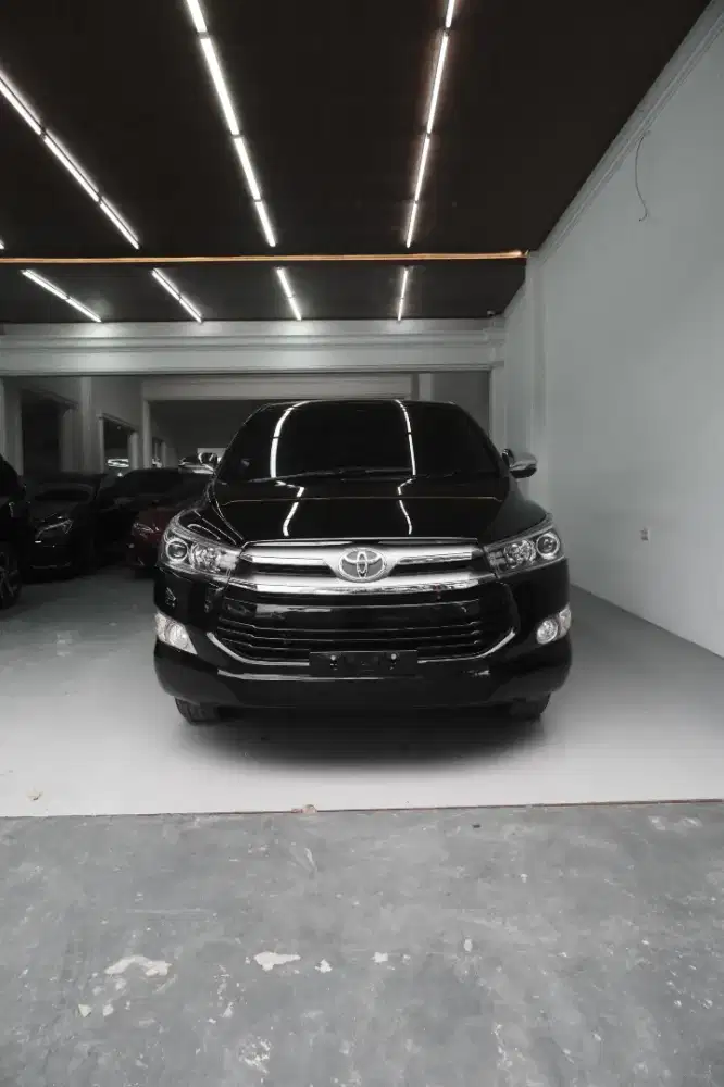 Toyota Kijang Innova Reborn V luxury 2.0