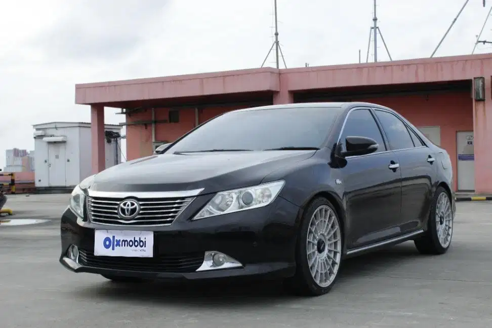TDP 7,JT, Toyota Camry 2.5 V Bensin-AT Hitam 2013