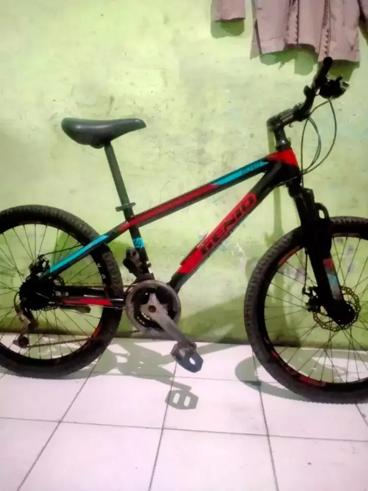 Sepeda gunung Genio UK 24