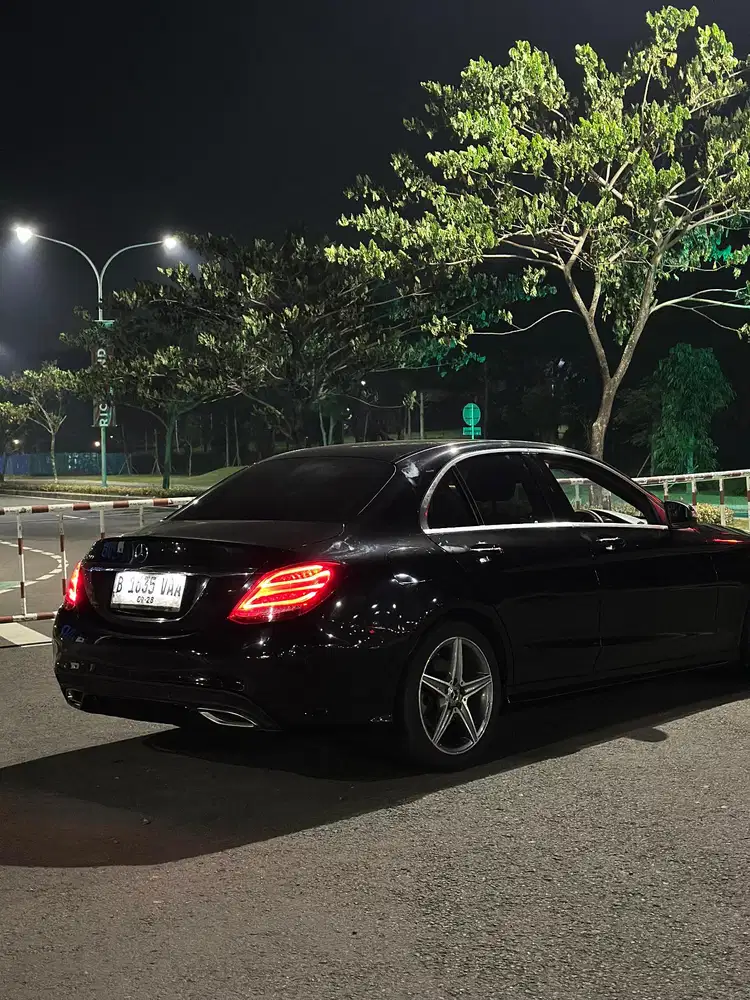 Mercedes-Benz C200 2019 Bensin
