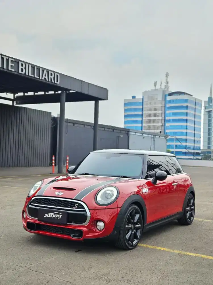 Mini Cooper S Facelift Red On Black
2Doors
ISTIMEWA