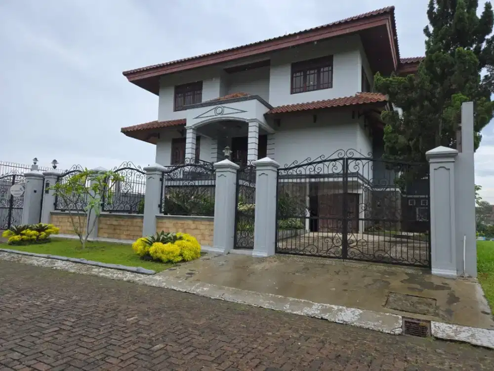 Jual rumah Danau Bogor Raya