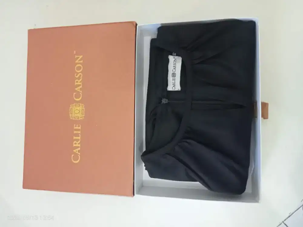 Dress hitam anggun
