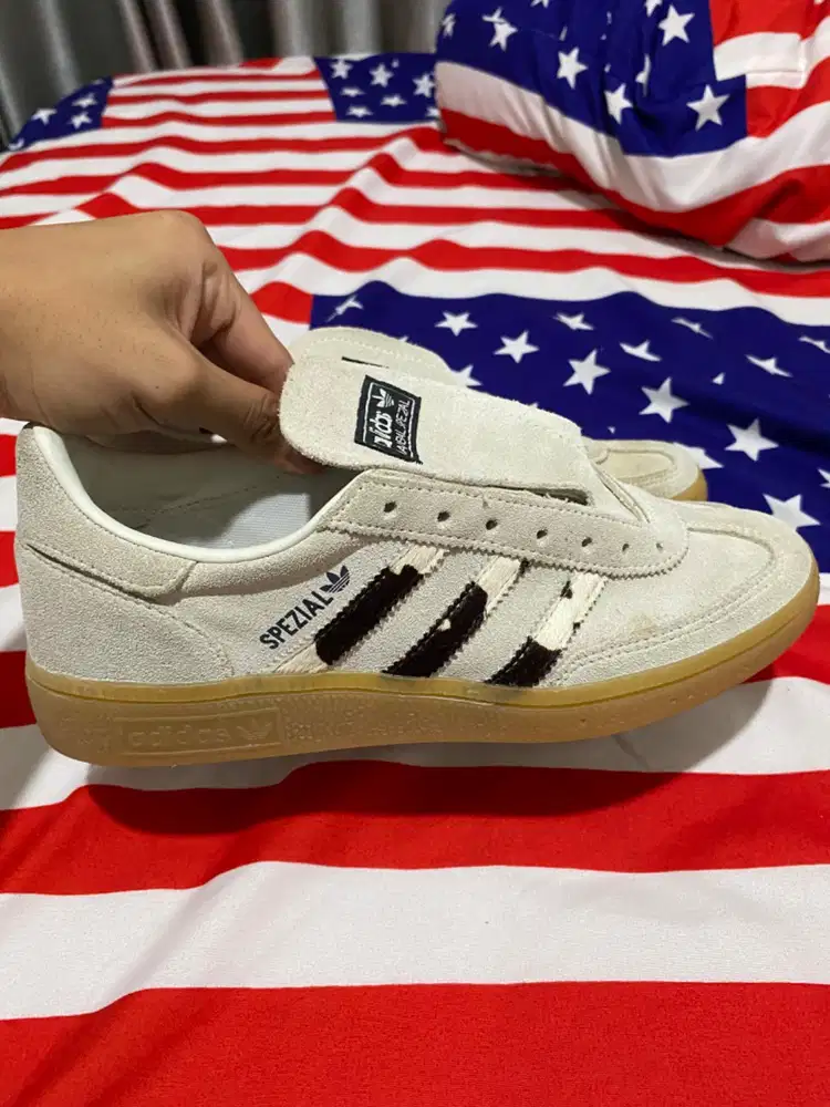 (sepatu adidas)