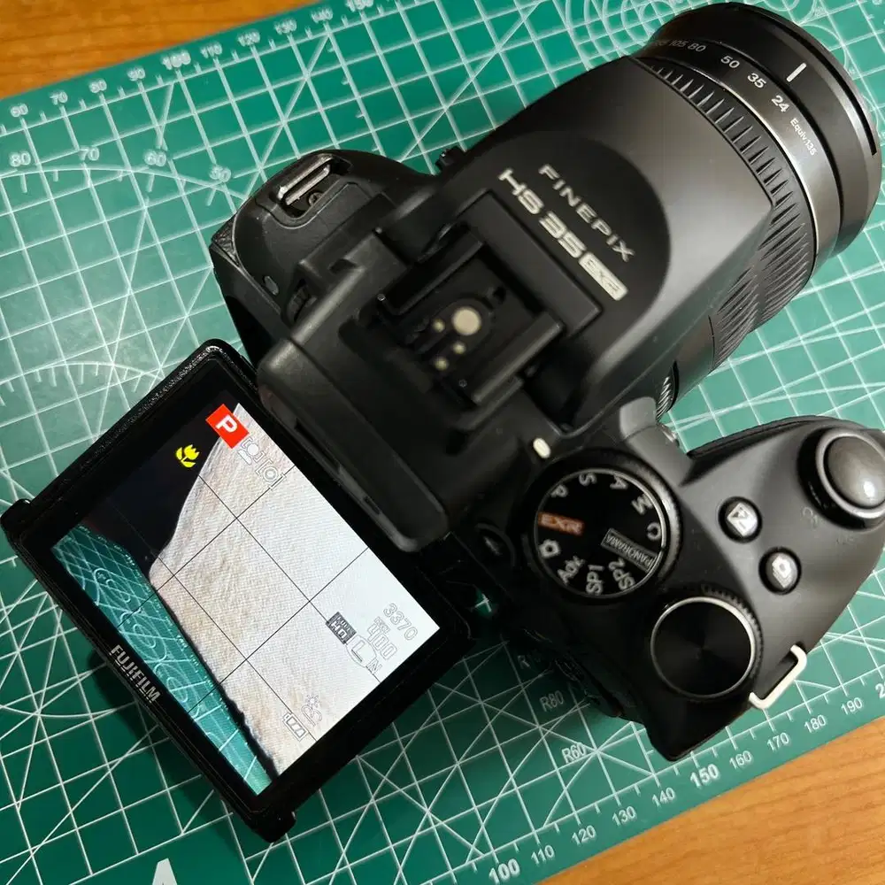 Prosumer FujiFilm Finepix HS35EXR in black