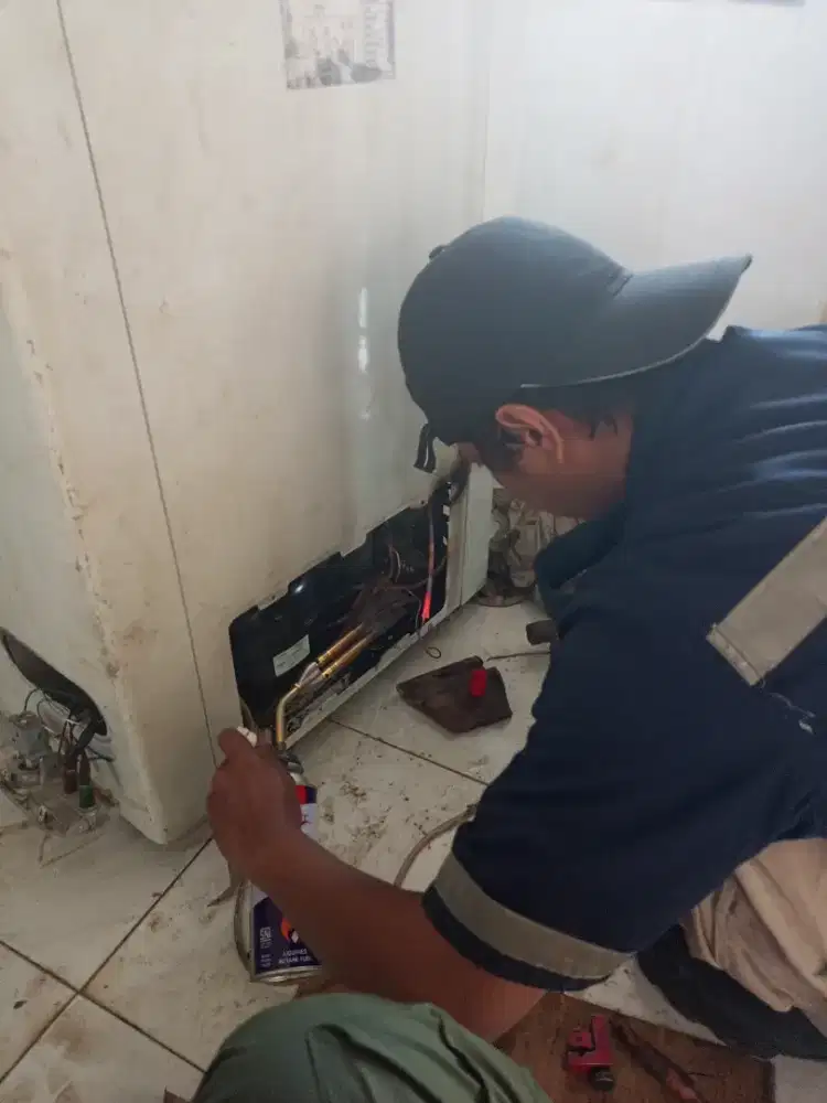 Service kulkas, mesin cuci, Ac, waterheater