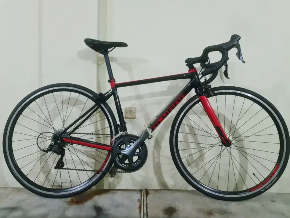 Roadbike Polygon strattos 3