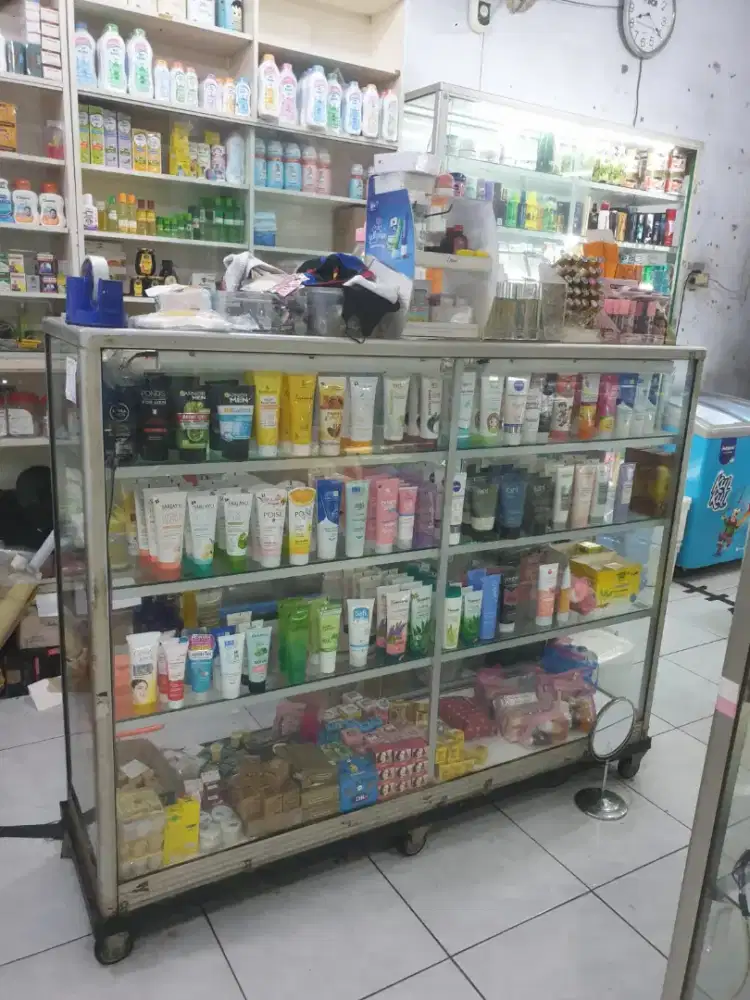 Ex.Etalase kosmetik- area cibubur