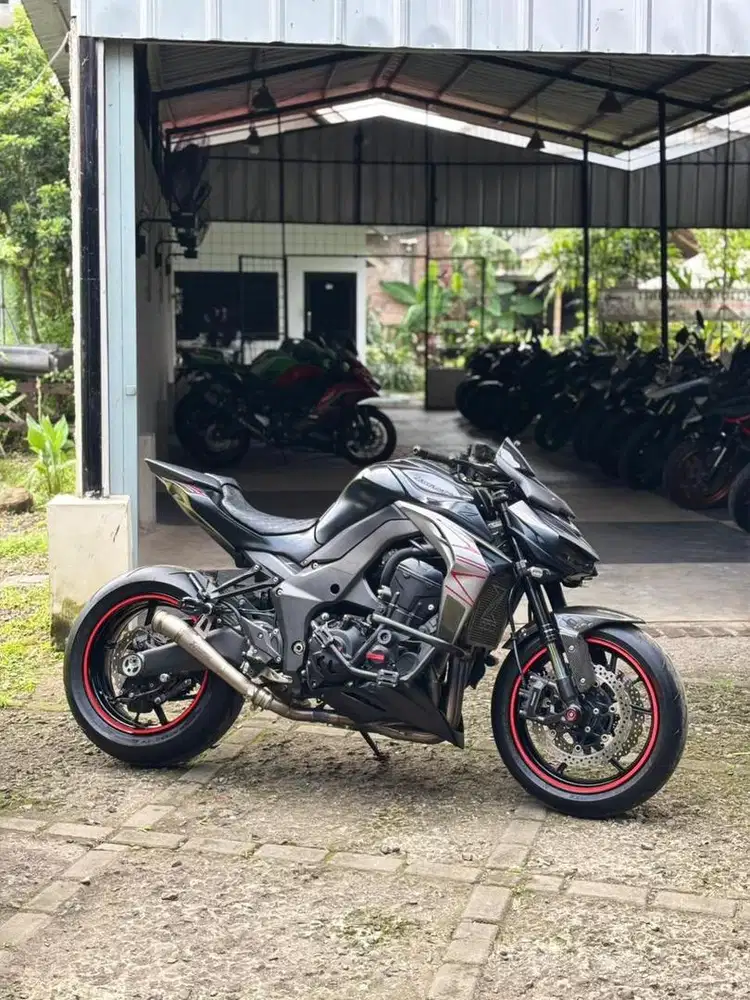 Z1000 SUGOMI LOW KM ANTIK