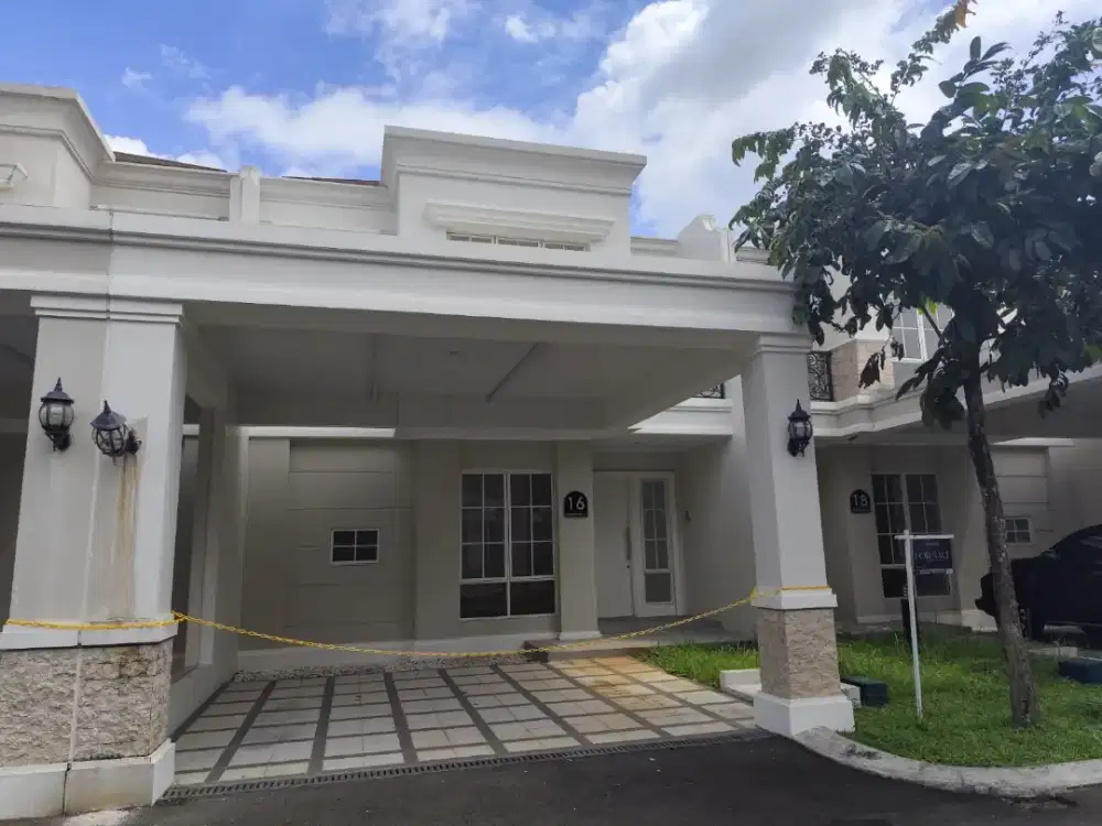 DIJUAL CEPAT!! Rumah mewah 2 lantai di Podomoro