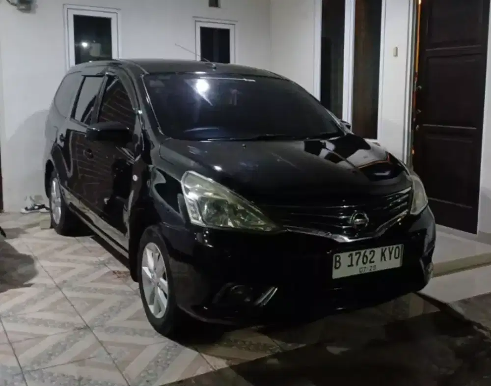 NISSAN LIVINA XP OUTOMETIC 2014