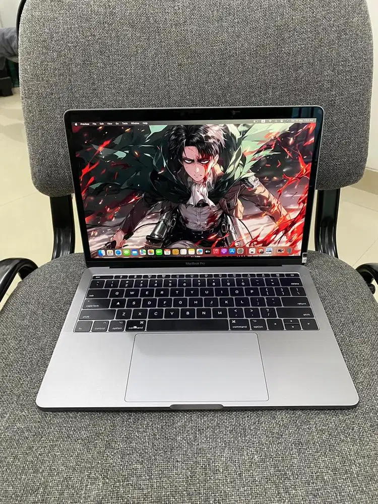 MacBook Pro 2017 i5/8/256GB