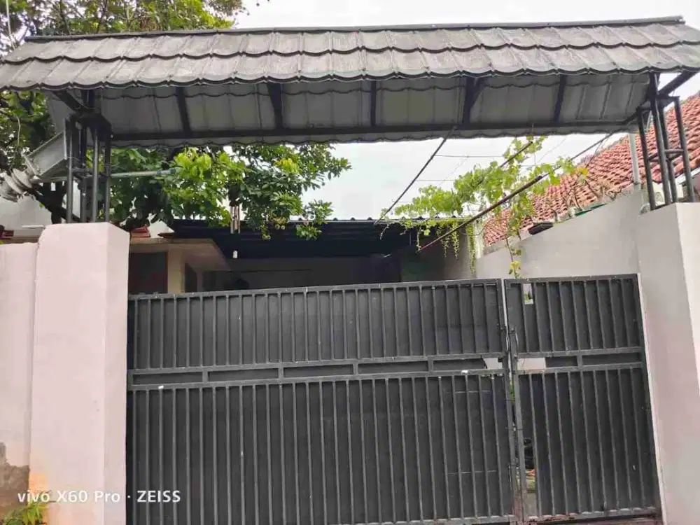 Dijual Rumah Luas di Jatikramat Jatiasih. Bebas Banjir.