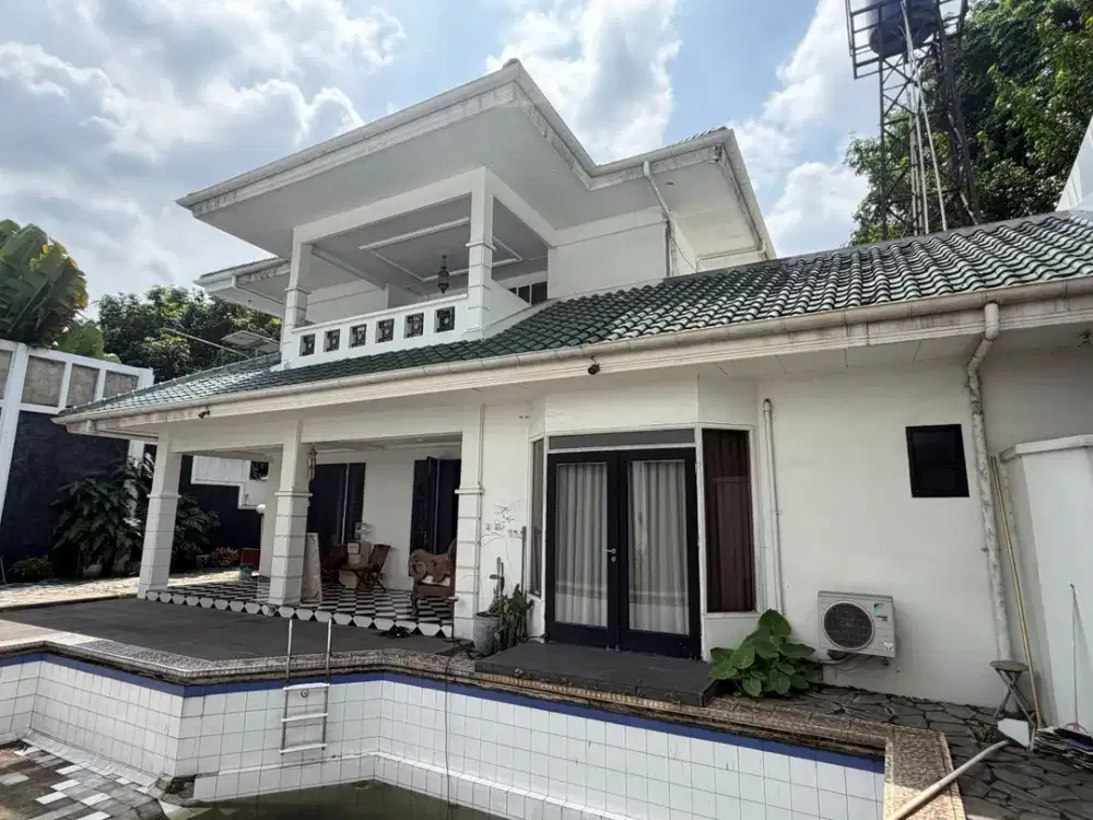 Dijual Rumah Dengan Private Pool - Kemang Jakarta Selatan