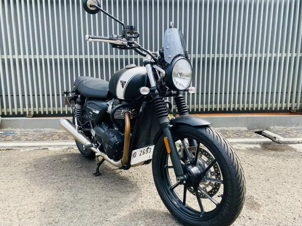 TRIUMPH SPEEDTWIN