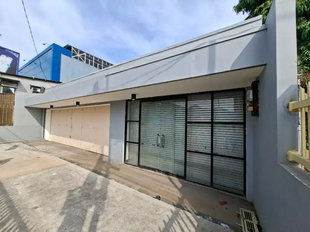 Dijual rumah terawat hanya hitung tanah di Garuda Mainroad