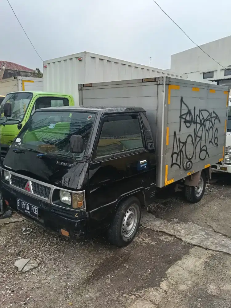 Mitsubishi L300 diesel box 2012