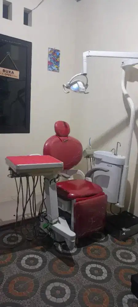 Service dental chair