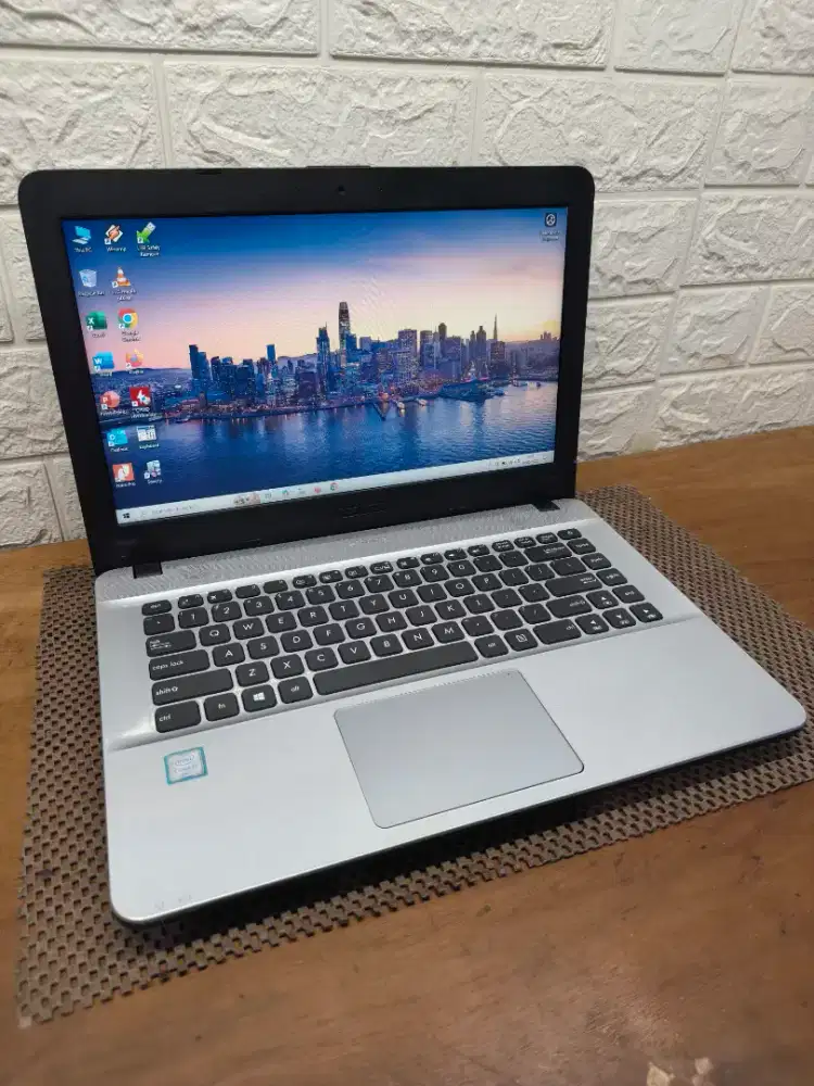 Asus Vivobook X441U intel Core i3 Gen-6 (8/128+500gb) 14 inch MULUSSS