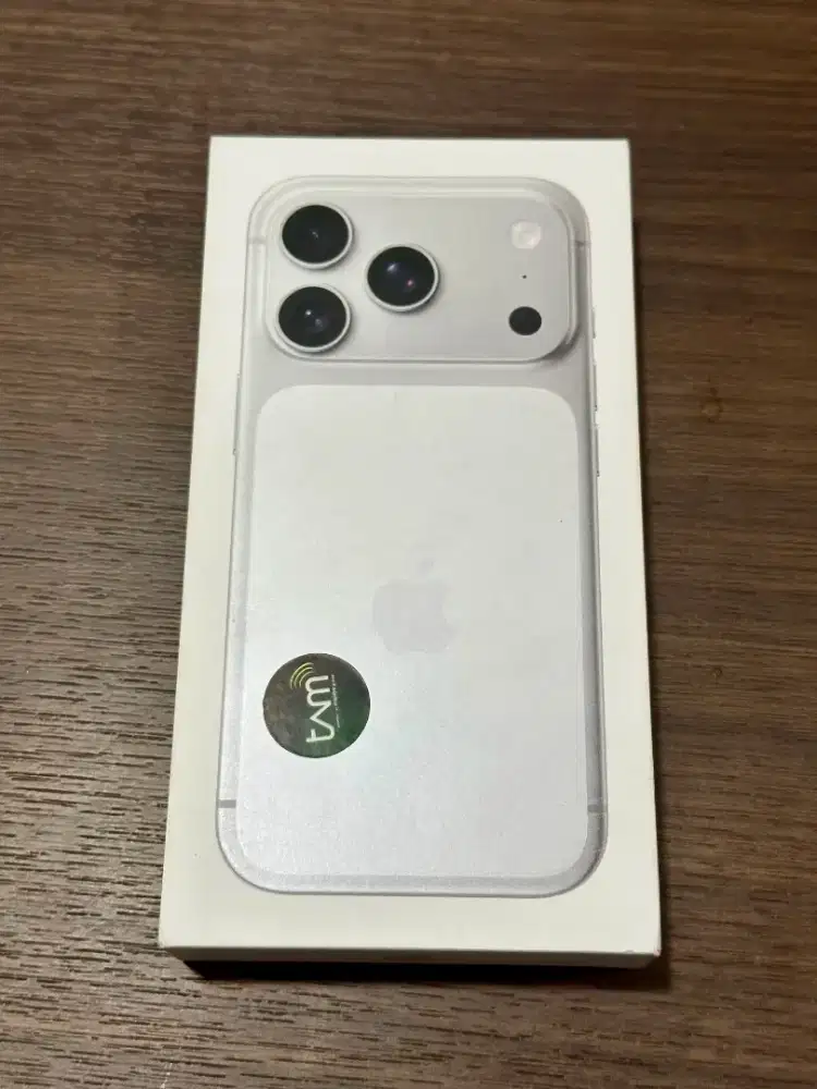 IPhone 17 PRO 256GB [Silver] Garansi Resmi iBox.