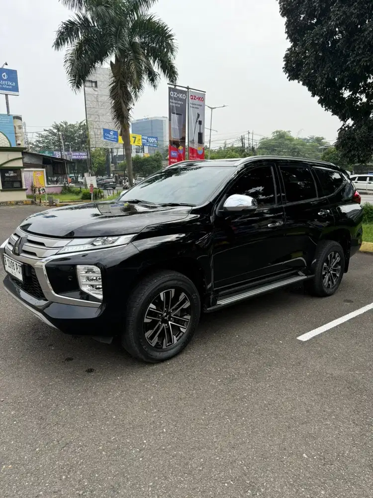 Mitsubishi Pajero 2.4 Dakar Ultimate 4x4 AT Tahun 2022