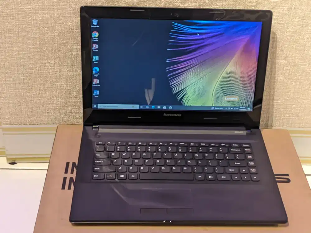 Lenovo G40 Amd A8 6410U Ram 4 GB SSD 128 GB
