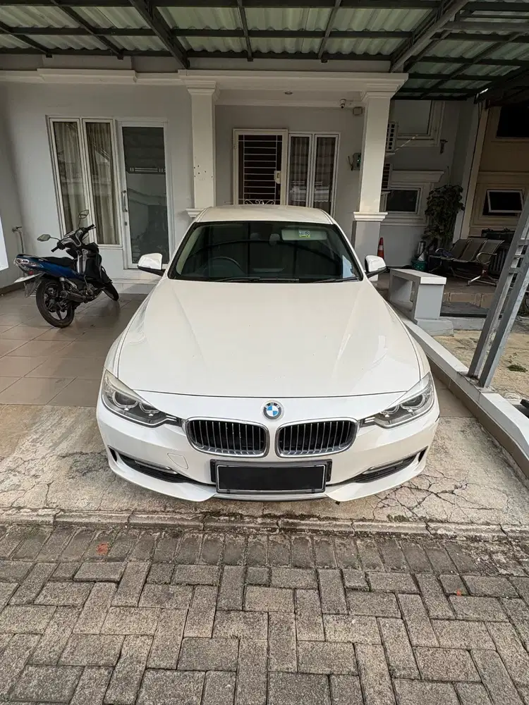 Jual Cepat BMW 320i Luxury, Gading Serpong