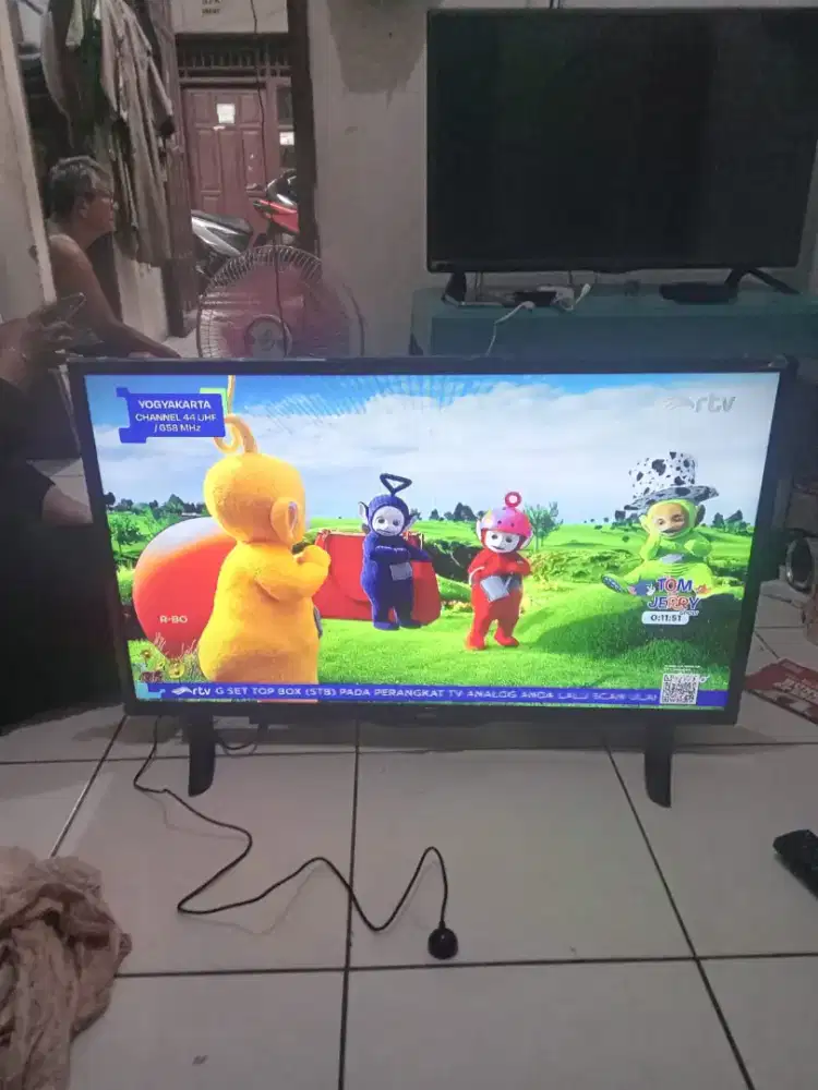 BU led tv akari 32 sudah android tv nonton netflix, siaran bola