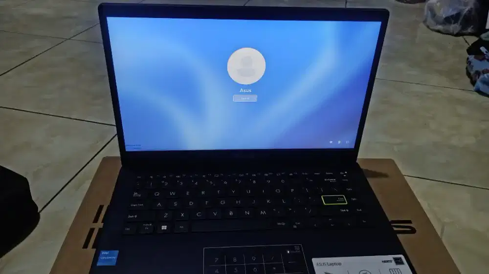 Di jual  laptop baru pakai