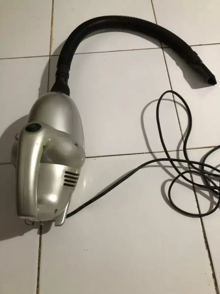 VAACUM CLEANER KRISBOW / PENGHISAP DEBU 700 WATT