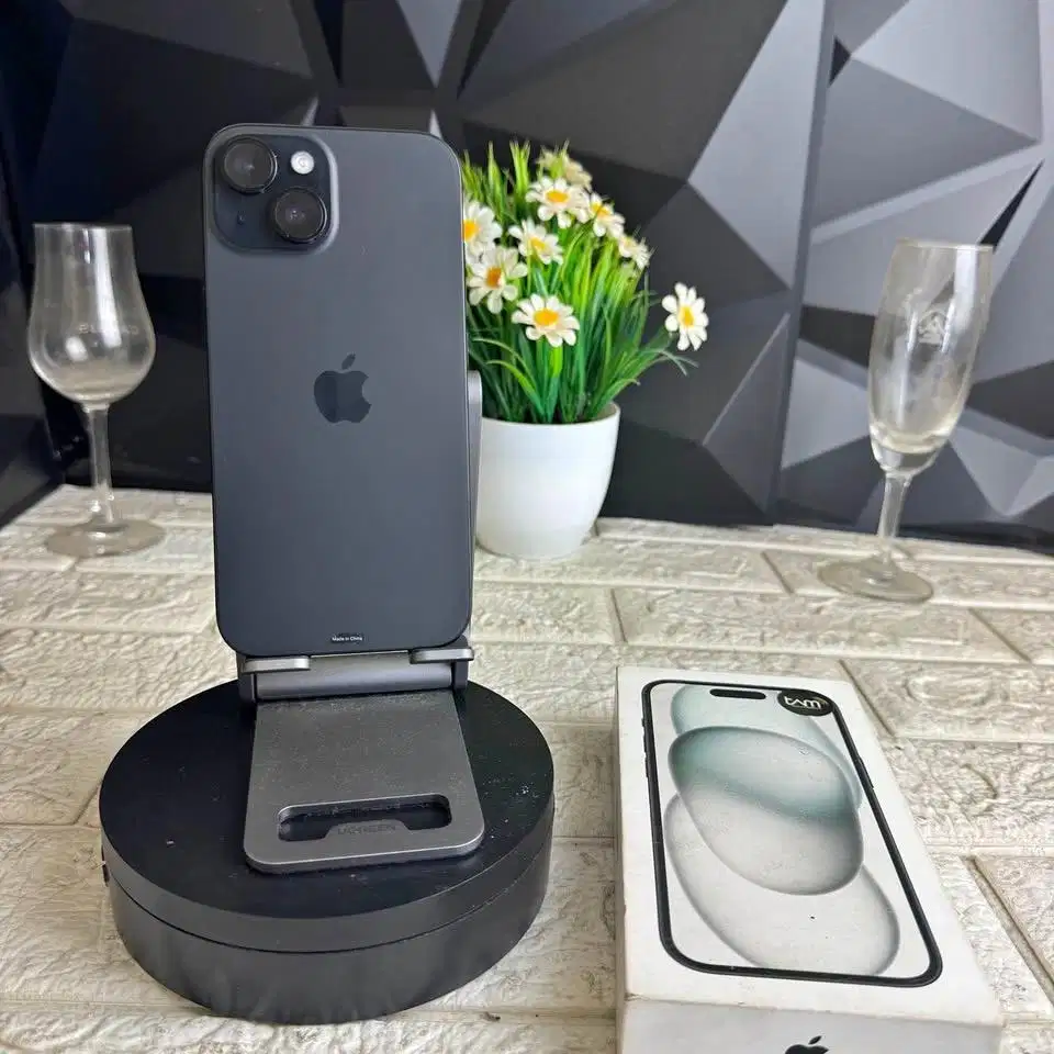 iPhone 15 128GB Garansi Resmi iBox ON September 2026