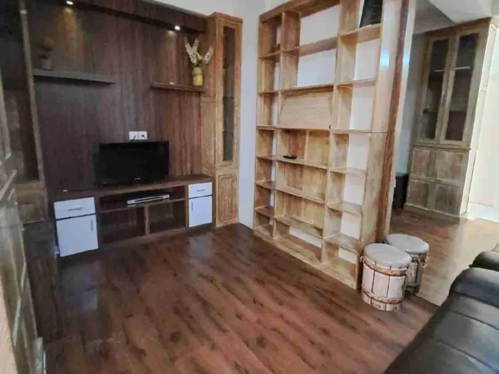 Sewa murah di Menteng Square lantai rendah tahunan 2 BR modify 1BR