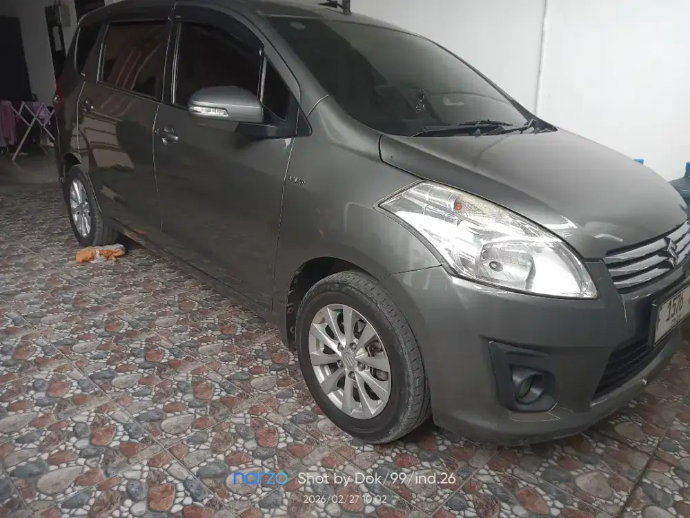 ERTIGA GL M/T  Abu abu