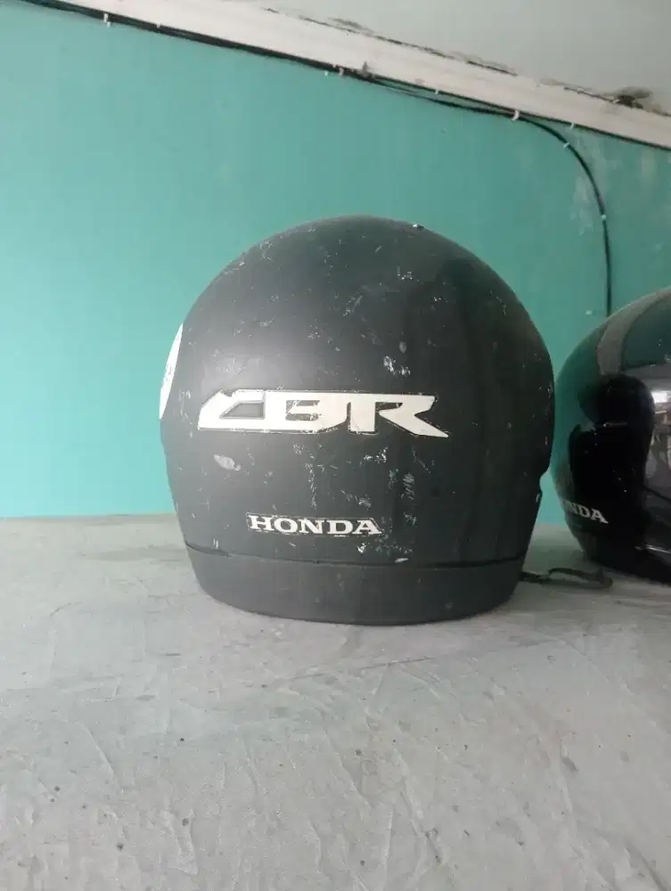 Helm CBR bekas pakai