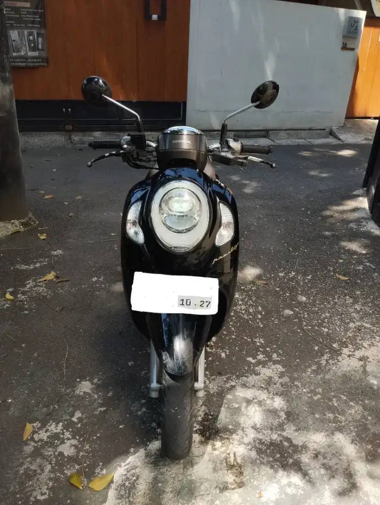Scoppy Prestige 2022 Warna Hitam