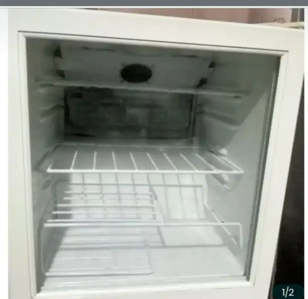 SHOWCASE MINI BAR