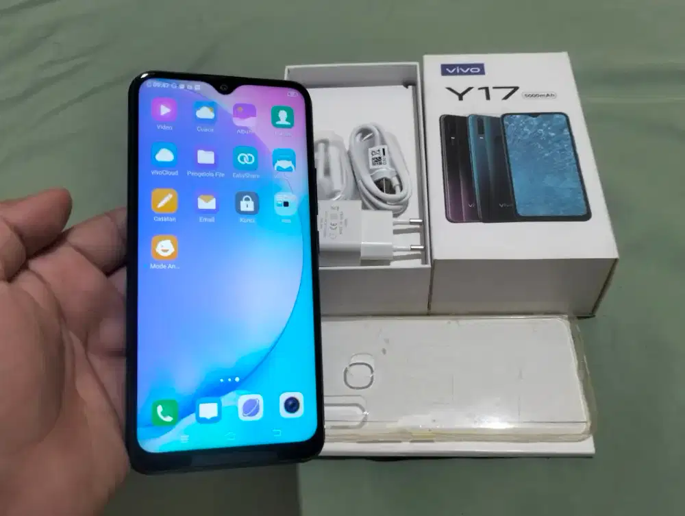 BUTUH UANG VIVO Y17 RAM 8GB / 256GB 4G LTE Duos 6.35in Finger 5000Mah