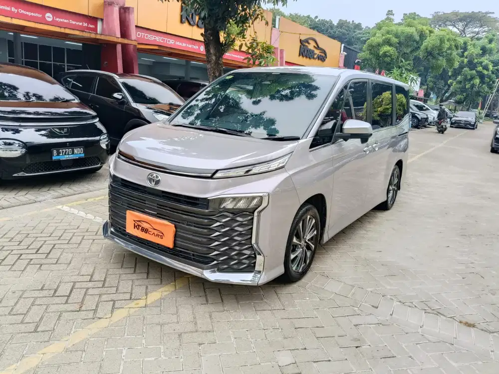 Voxy 2.0 CVT TSS at 2023 abu, Tanpa DP