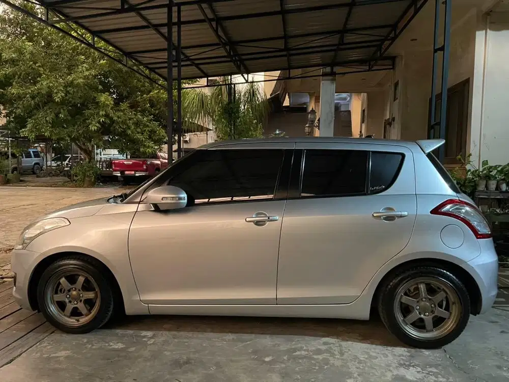 2013 Suzuki swift GX M/T