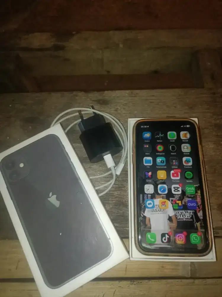 IPHONE 11 64 GB INTER