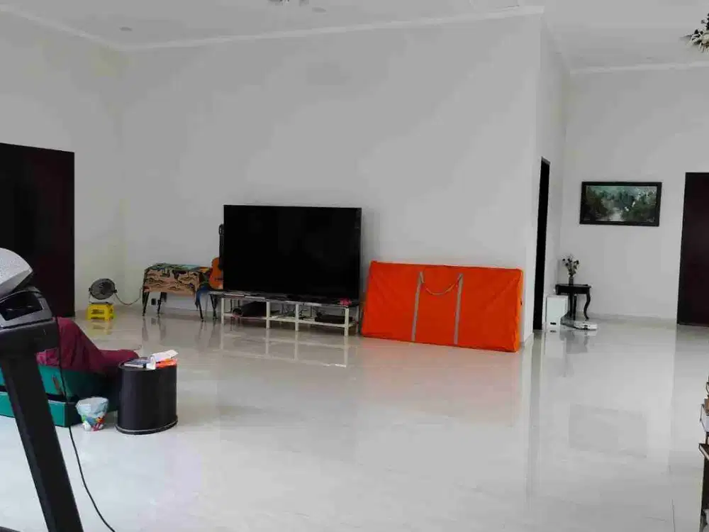 DIJUAL CEPAT RUMAH 1 LANTAI HOEK SIAP HUNI SUNTER