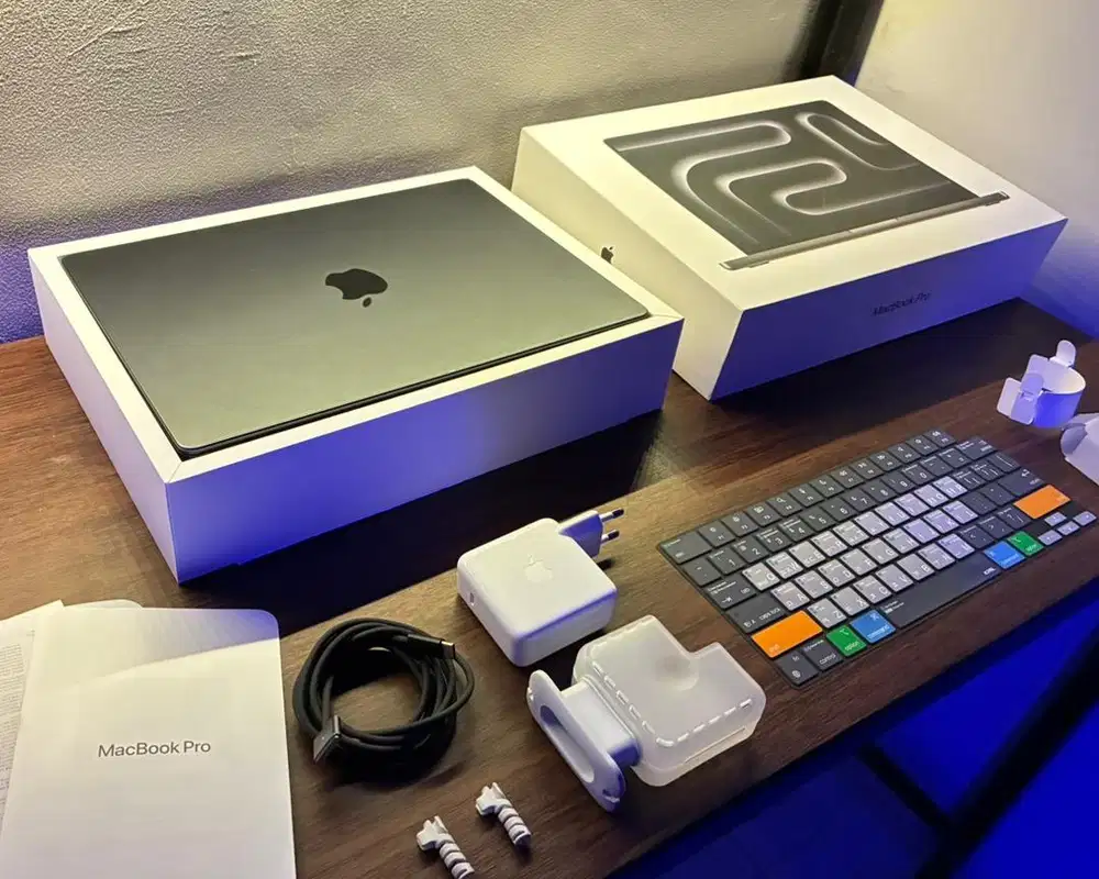 MacBook Pro M3 Pro 18/512GB + BONUS BANYAK