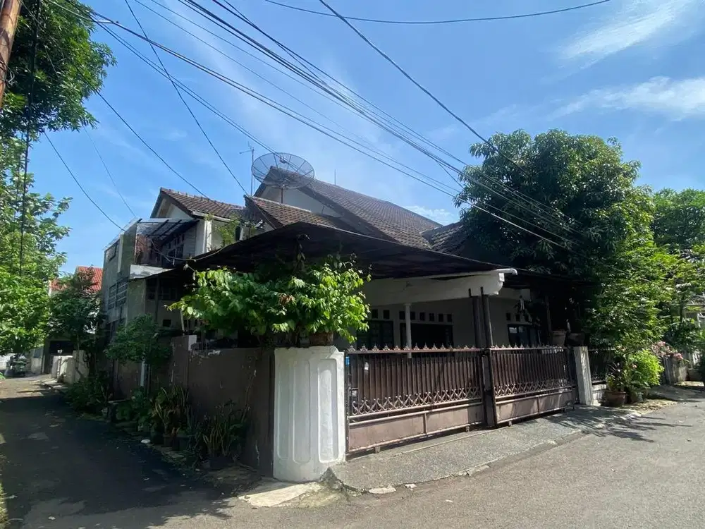 Rumah lengkap strategis