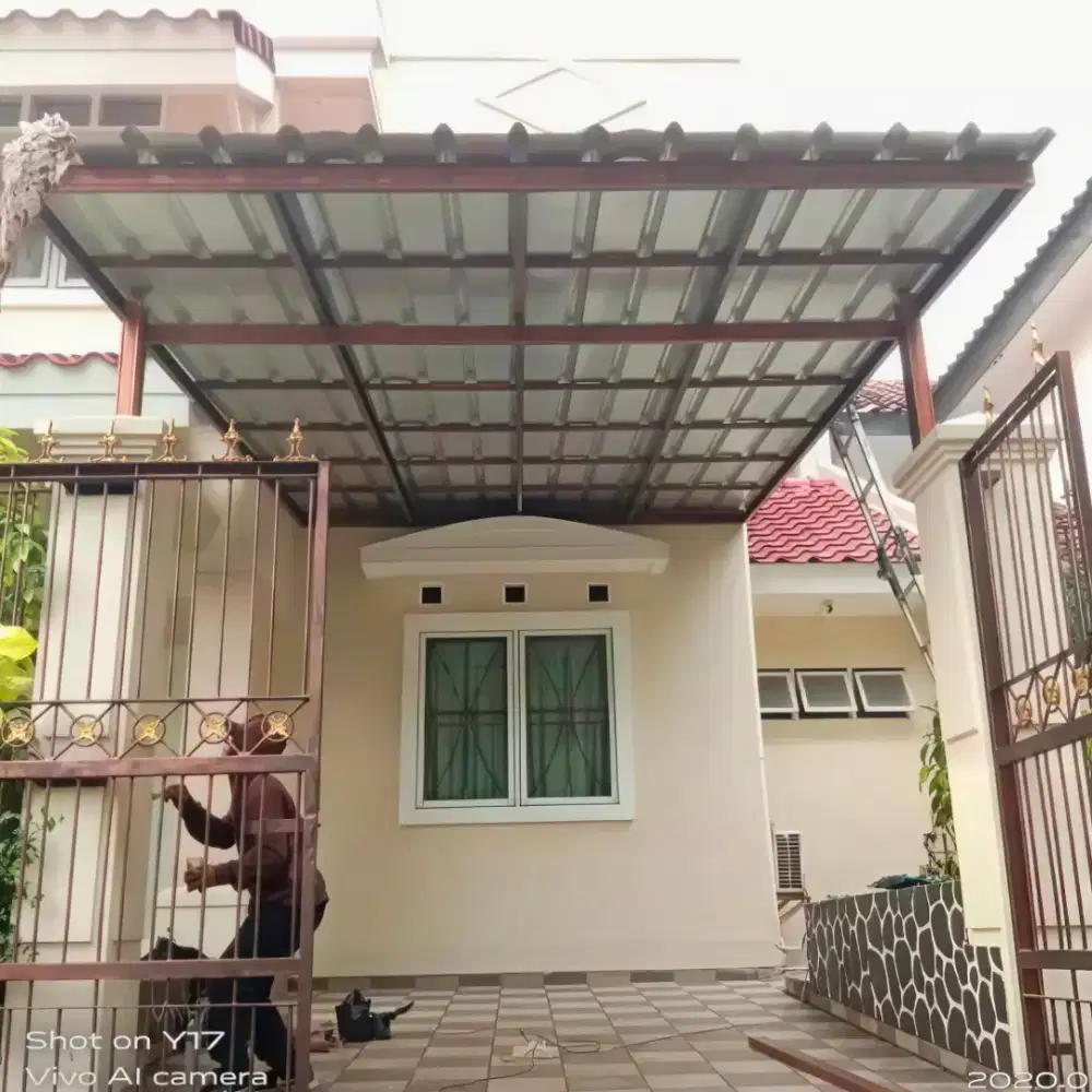 Kanopi baja ringan dan garasi