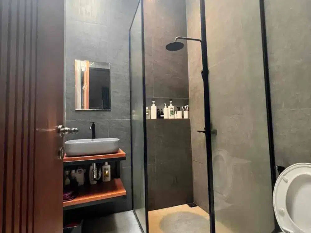 Dijual Rumah di Kencana Loka BSD