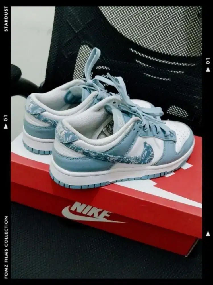 preloved sepatu nike dunklow paisley
