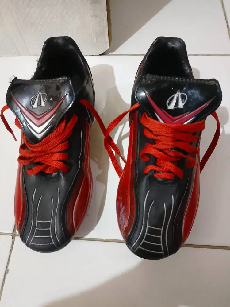 dijual sepatu bola merk Ardiles size 38( 37 muat ya)