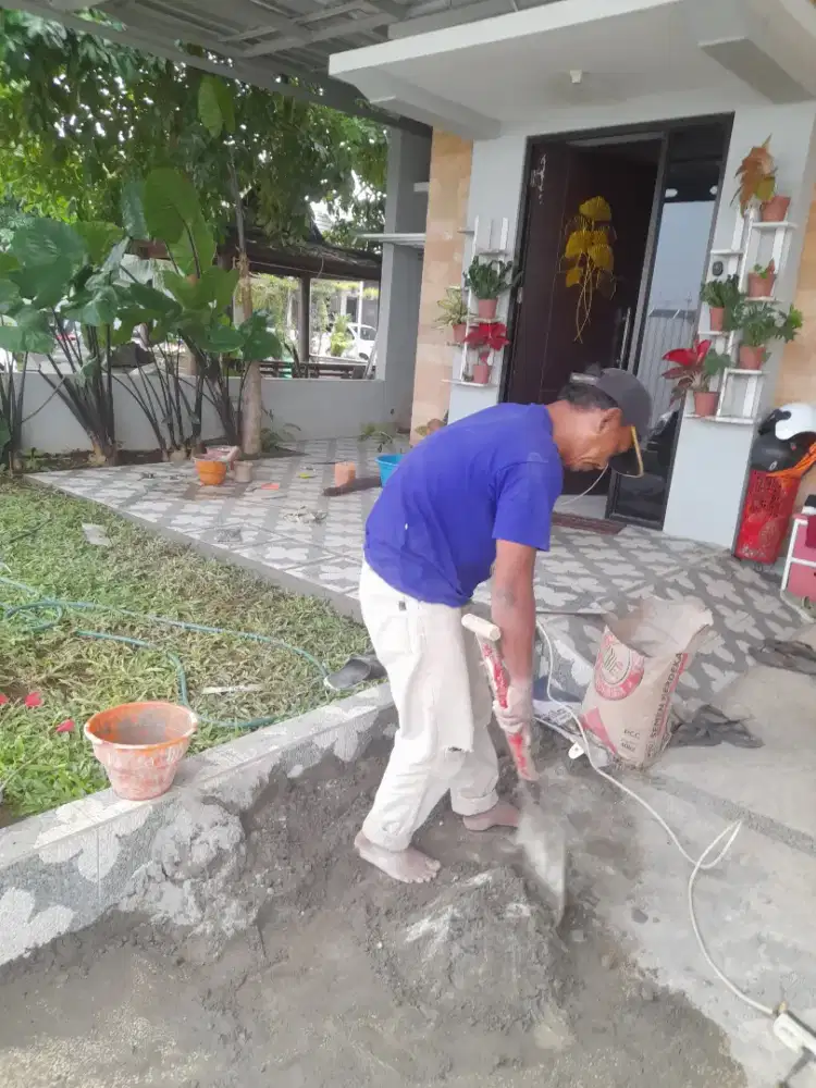 Tukang bangunan